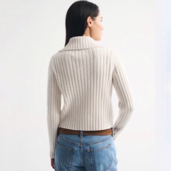 Abercrombie & Fitch Ribbed Knit Mock Neck Pullover Sweater Size M Ivory Cotton - Picture 2 of 14